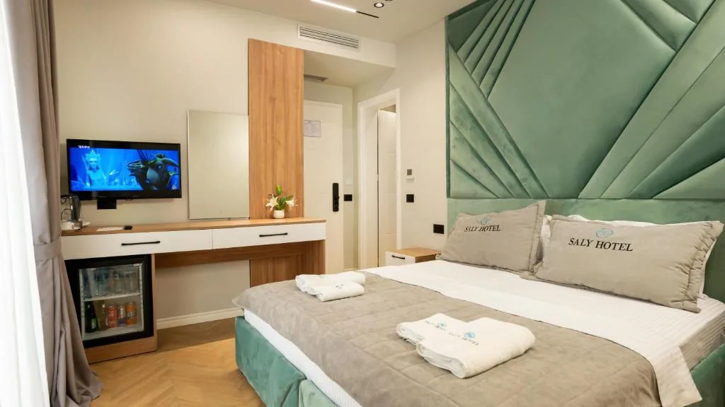 Deluxe Double Room with Side Sea View — Hotel Saly
